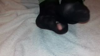 online xxx video 7 Sweaty gym nylon feet on black porn big dick tits ass-3