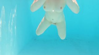 GINGER MERMAID UNDERWATER FOOTJOB POV-2