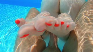 GINGER MERMAID UNDERWATER FOOTJOB POV-8