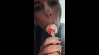 Jenifer Jane Jeniferjane - hmmm do you like ice cream i love it 01-05-2021-4