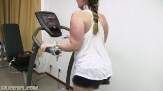 Hucows.com- Vina on the treadmill-8