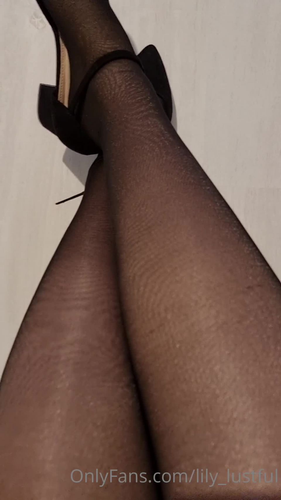 Nylon Lily () Nylonlily - first time layering pantyhose the shine is so amazing i might need to start doing this mo 03-11-2021