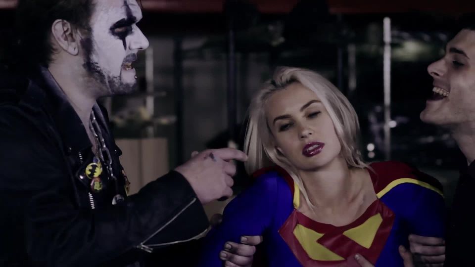 Super Girl Vs The Joker