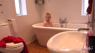 Lucinda - Bathtub Jerk Off Instruction 09.03.20-0