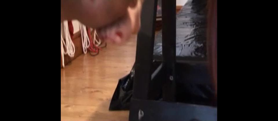 UKMisstres foot fetish extreme