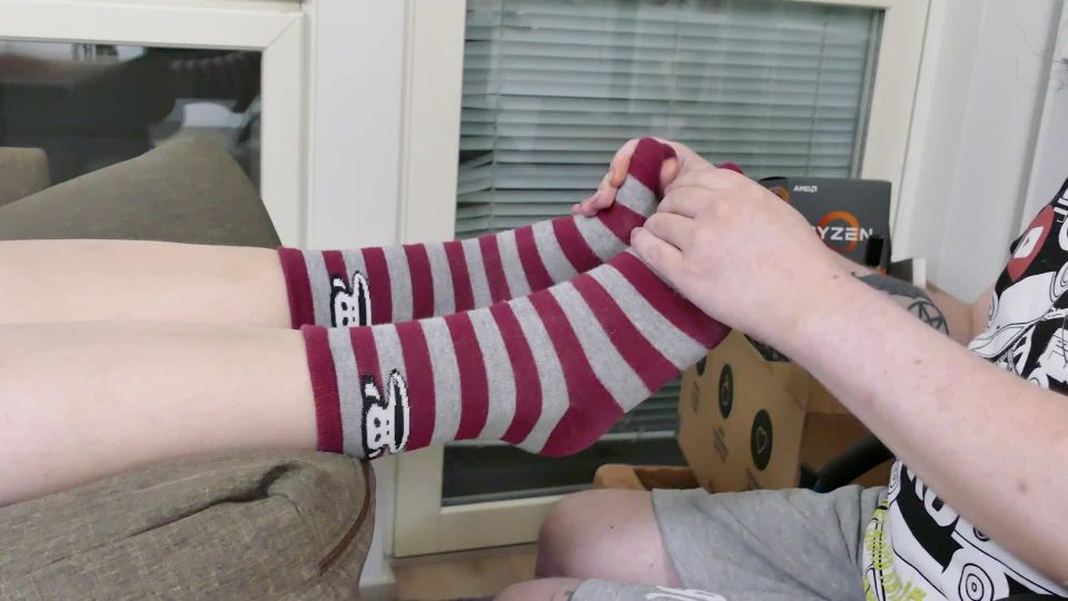 footfetish foot massage with socks and without socks Foot!