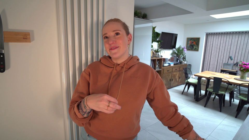 FionaDagger's Intense Sweat & Ass Worship Stepsister Fantasy