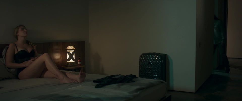 Noomi Rapace, Sophie Nelisse - Close (2019) HD 1080p - [Celebrity porn]