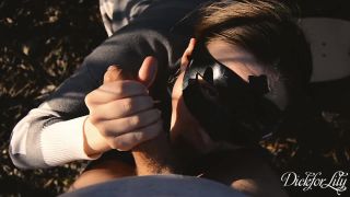 MYSTERIOUS MASKED GIRL GAVE ME A BLOWJOB IN PARK IN BUSHES ORAL CREMPI ...-7