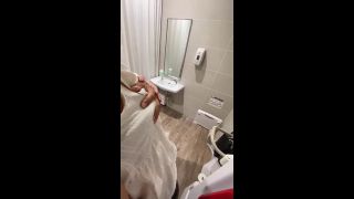 Japaneseusagi1 - 【完全素人カップル】運転中に彼女がフェラしたり、ショッピングモールのトイレで立ちバック-5