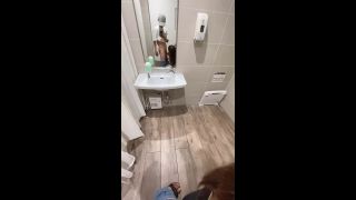 Japaneseusagi1 - 【完全素人カップル】運転中に彼女がフェラしたり、ショッピングモールのトイレで立ちバック-7