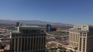 online clip 14  public | Milf Lacey – Public Vegas Naughtiness | 4k-9