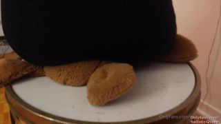 adult video 45 sadistic-queen 27-04-2023-2852453262-Music And Butt Crush I listen to some mus on fetish porn feminization fetish-8
