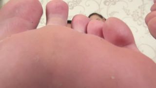 [GetFreeDays.com] Amanda Linda - Don t Do It I ll Take My iPhone POV bbw feet-3