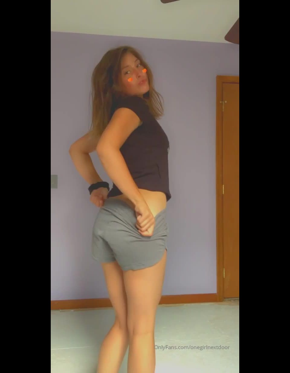 Makayla Bennett - missmakaylabennett () Missmakaylabennett - booty booty booty rockin everywhere 14-08-2020