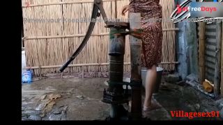 Village bhabhi outdoor sinsn in bathroom-1