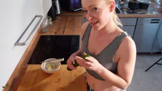 video 40 Lea_Kirsch - Mit Essen spielt man nicht, oder doch  | germany amateur | fetish porn amateur webcam sex-1