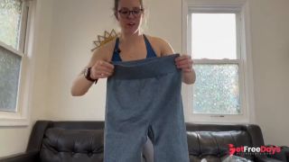 [GetFreeDays.com] Tall Yoga Pants Try-On Porn Clip October 2022-4