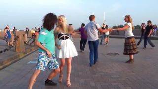 fly-skirt-wind-loves-street-dancing-4