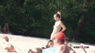 Hi!...here is some video of my last vacations in a nude  plage-9