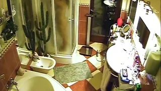 voyeur hidden camera 032427 -2