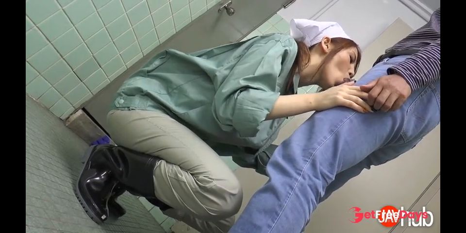 JAVHUB Maki Koizumi sucks a man in the bathroom