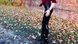 latex-girl.03711-2