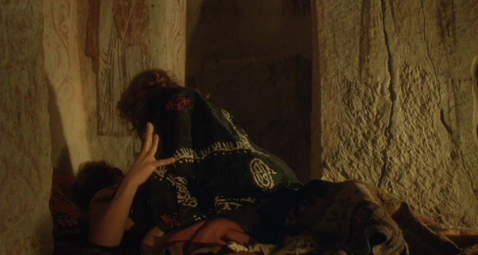 Suzan Crowley - Born of Fire 1987 HD