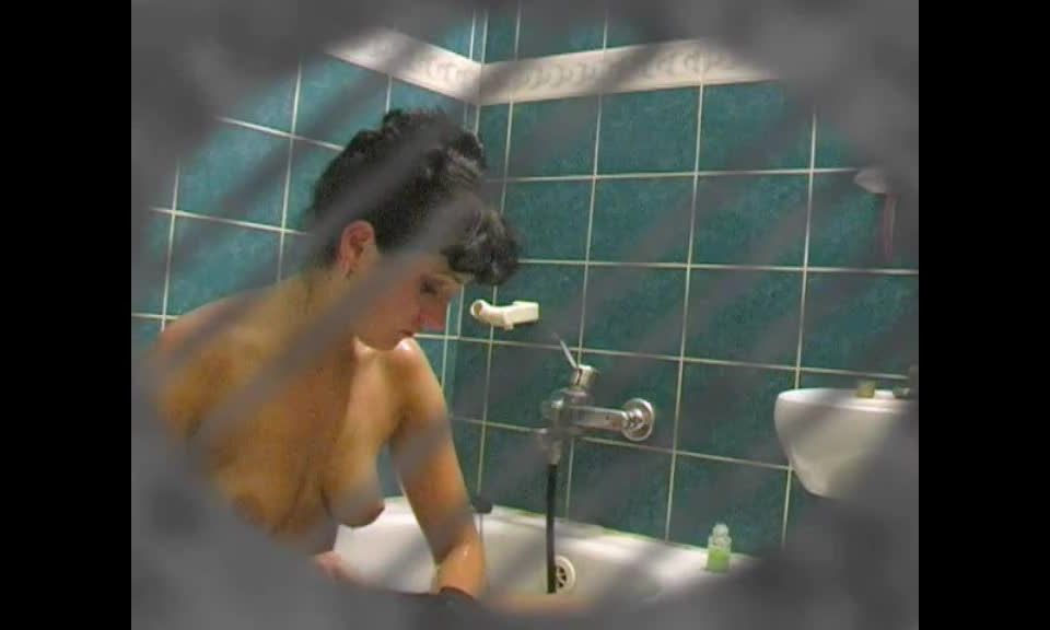 Shower bathroom 1819