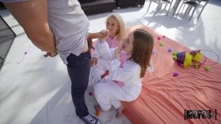 7110 Alice Merches, Duncan Saint, Sadie Hartz - Two Bunnies, ...-4