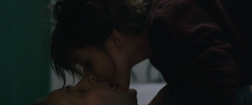 Flore Bonaventura - Je voudrais que quelqu&#039;un m&#039;attende quelque part (2019) HD 1080p - (Celebrity porn)
