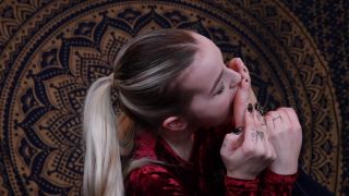 Kat Loves to Suck Her Toes – Kat Soless, booty fetish on fetish porn foot -0