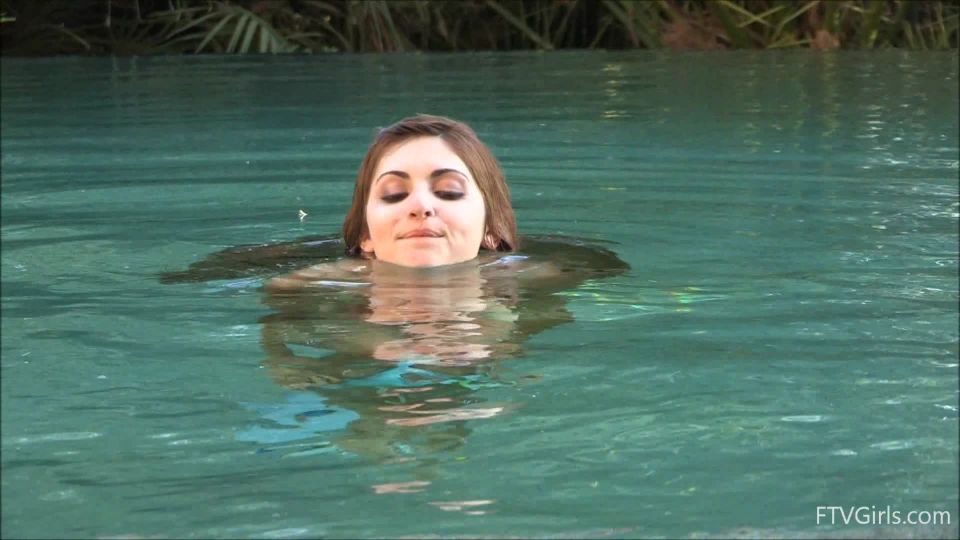 [FTV] Laleh She's Dressing Up Hot 8