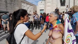 Protesta en tetas-8