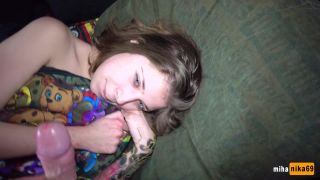 Stepsister gets a powerful cum in the face in the morning Amateur!-2