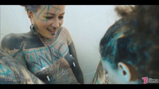 Anuskatzz - Frauentag - Stacy Bloom nehmen zusammen eine Badewanne mit Spielzeugen... 1080P - Germany-4