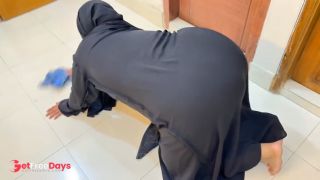 [GetFreeDays.com] Big Ass Curvy Muslim Hot Stepmom Stuck under Chair Then She want Anal fuck from me Porn Video June 2023-3