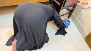 [GetFreeDays.com] Big Ass Curvy Muslim Hot Stepmom Stuck under Chair Then She want Anal fuck from me Porn Video June 2023-6