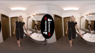 Video Masturbates In Restroom : Brittany Bardot 3000p UltraHD/4K-1