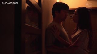 ReducingMosaic MEYD-470 地味そうに見えた隣家の文学系人妻がある日部屋を間違えオナニーをしている僕の部屋に入ってきた。 見た目とは裏腹に物凄い肉食でねっちょり僕を犯しまくる。 東凛-6
