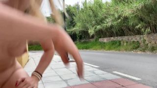 Ivy Rosesiviroses Embarrassed-Naked-Barefoot-Walk-11-7