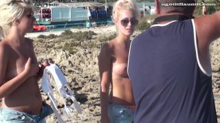 149_Nude_in_public-8
