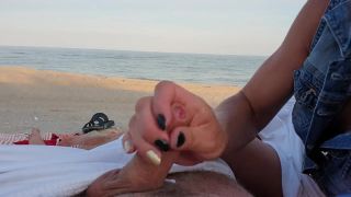 summer_hollidais_publc_sex_on_the_beach-8