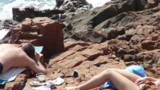 voyeur blonde girl fingering pussy on the beach on masturbation porn -6