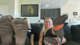 free adult video 22 foot fetish fun Empress Amora – Sweaty Sneaker Worship w_ Sorceress Bebe, feet on feet porn-9
