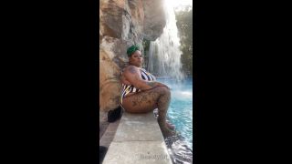 Beautyful_footsies aka bfootsies - 06-19-2020 OnlyFans Video - Sexy pool side tease video fetish Beautyful_footsies-2