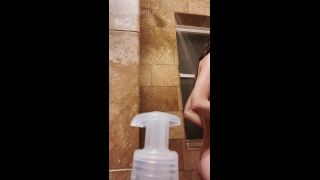 M@nyV1ds - LucySpanks - Naked Shower for Losers-4