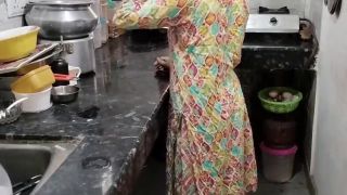 Me Kichen me step sister ko nanga kar ke pel diya-2