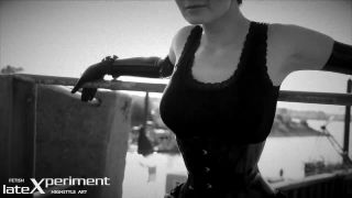 latex-girl.04129-9