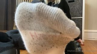 online xxx clip 2 sizetensolemates 16 12 2020 1457257054 get your nose all up in my stinky hanes socks, katy perry foot fetish on feet porn -2